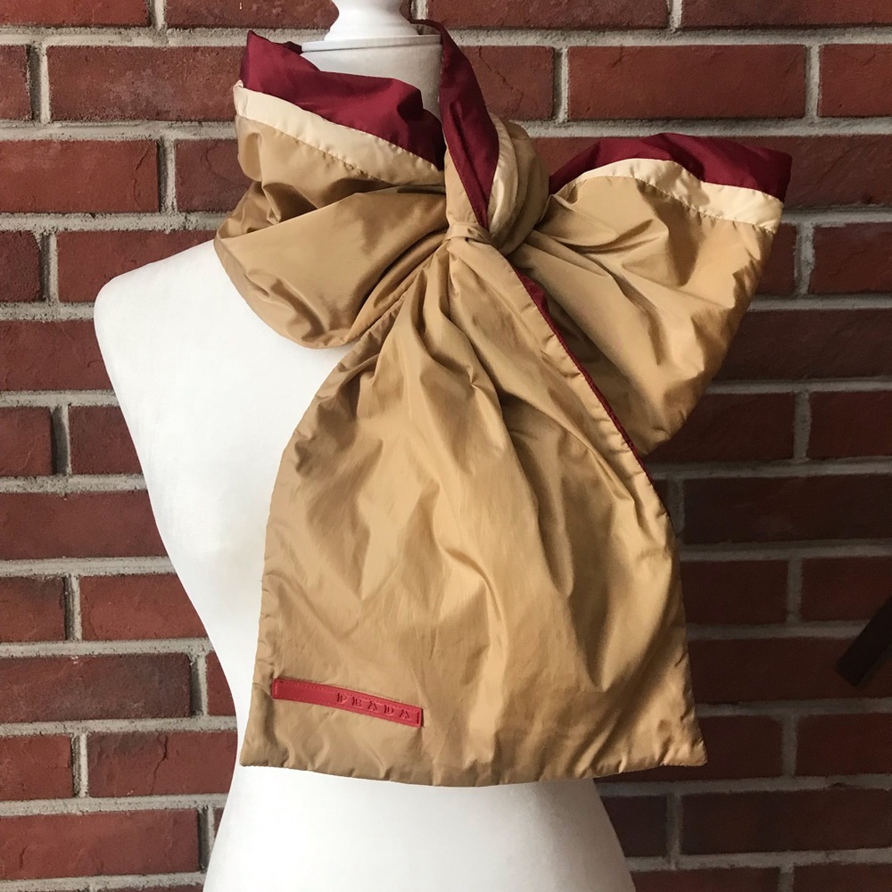 •PRADA NYLON PUFFER PADDED SCARF WRAP ZIP POCKET AND LOOP MADE IN ITALY